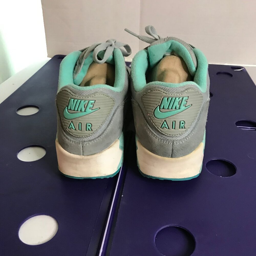 NIKE AIR MAX WOMENS SHOES SIZE 11 - Picture 4 of 7